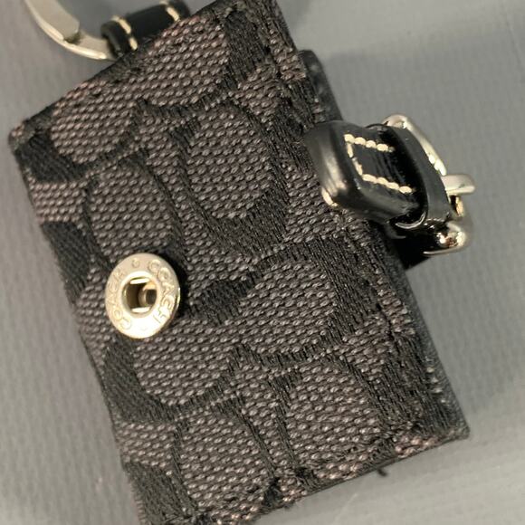 COACH Black Silver Logo Canvas Leather Photo Holder Keychain - Picture 4 of 4